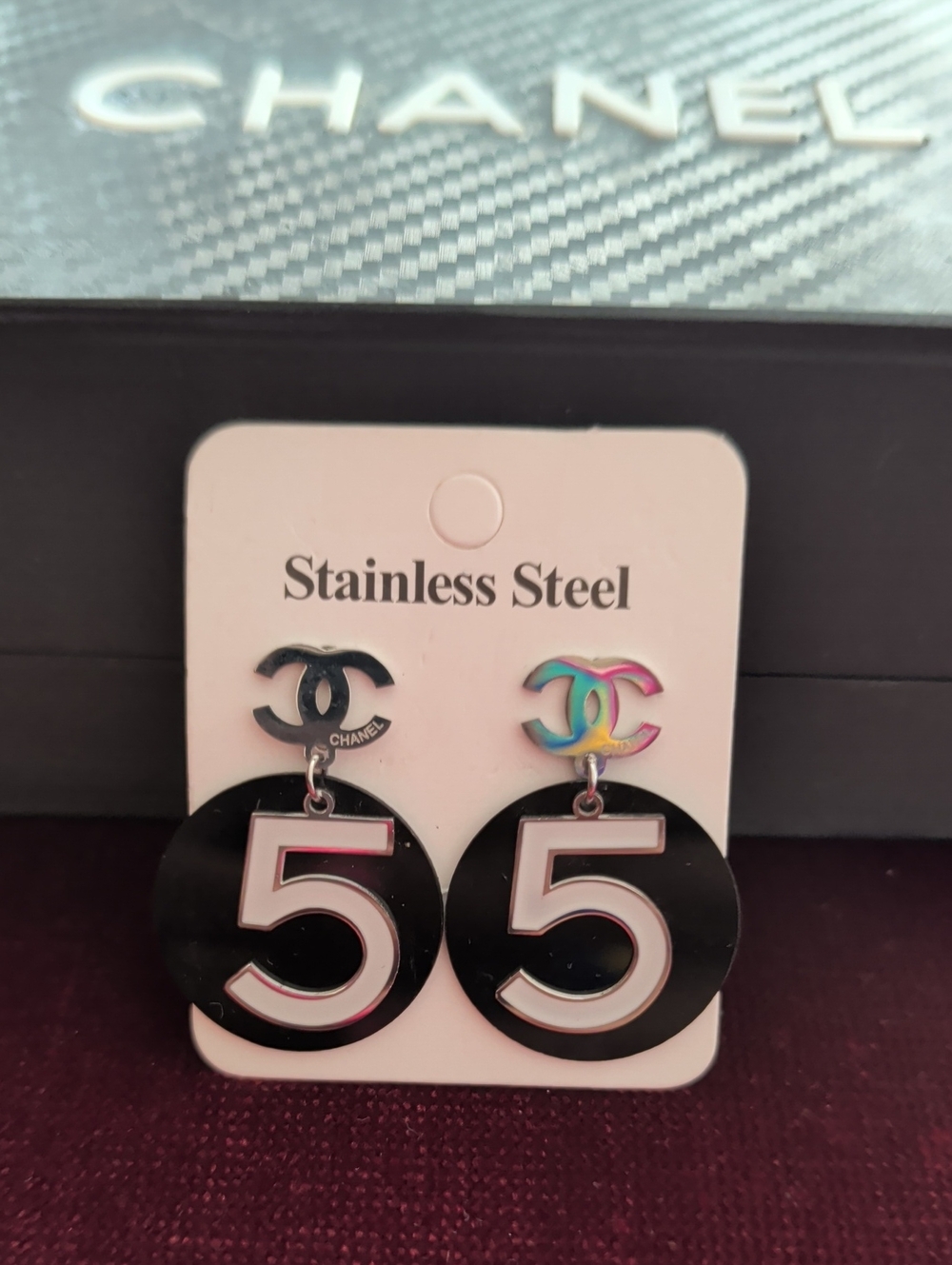 🔥CHANEL-Inspired Black '5' Drop Earrings with Iridescent Logo